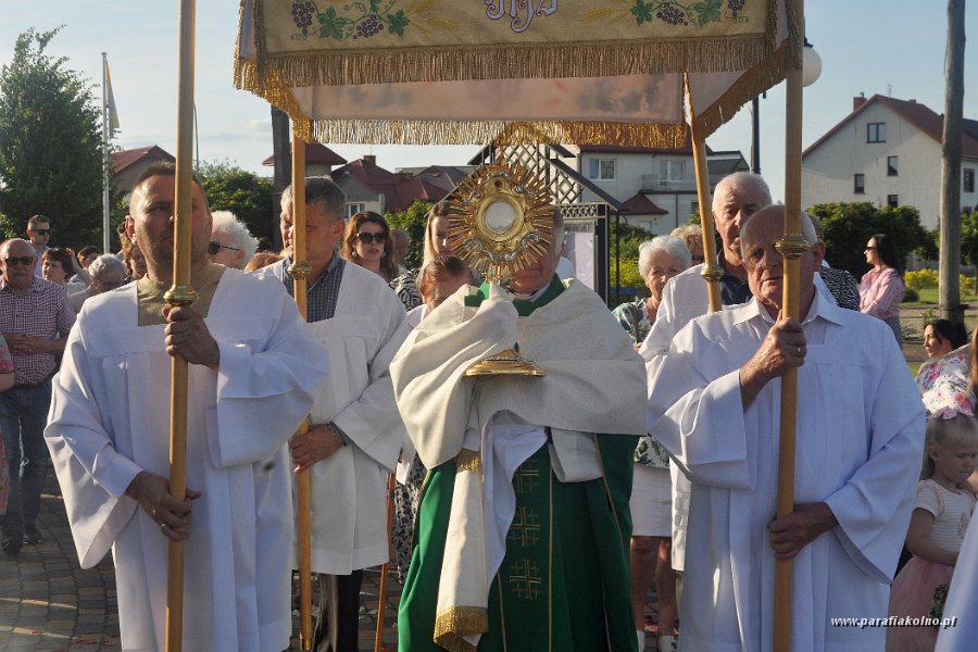 50 Procesja eucharystyczna.jpg